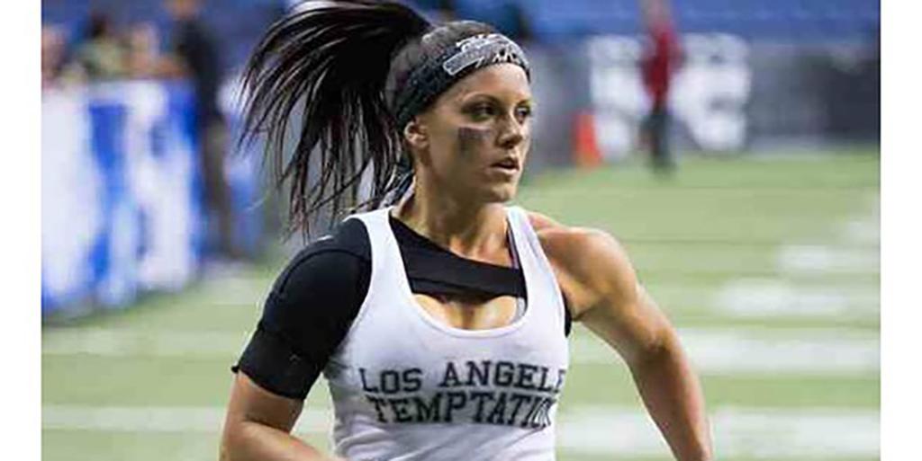 .@CarmenB_20LFL is the smoking hot star running back for the @MyLFL #LATemptation - ply.by/DQZUsB