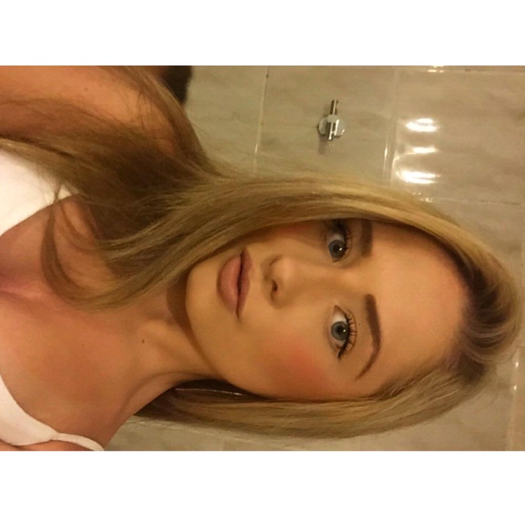 Saffron Barker tweet media