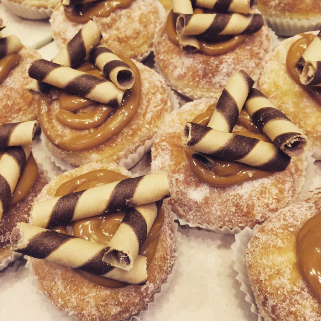 Long____Shot's tweet image. Today's much needed donut &amp;amp; coffee combo - $7. Happy short week! #thefix #donut #coffee #longshot #doubleshot