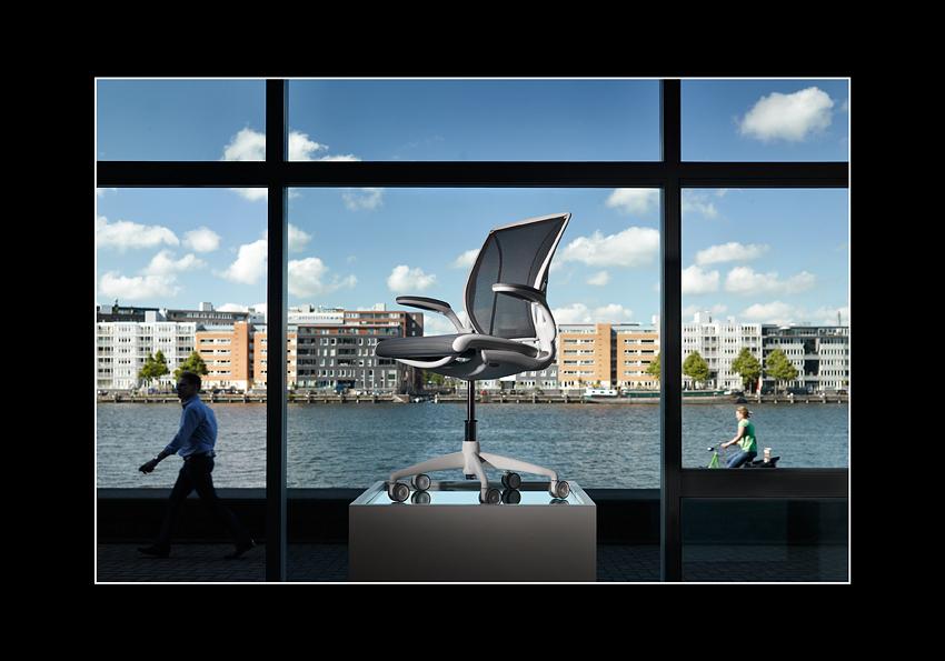 humanscale's tweet photo. A floating chair to go with your #Humanscale Float sit-stand desk. #OfficeChair #OfficeFurniture #DiffrientSmart http://t.co/QlFkvKt97L
