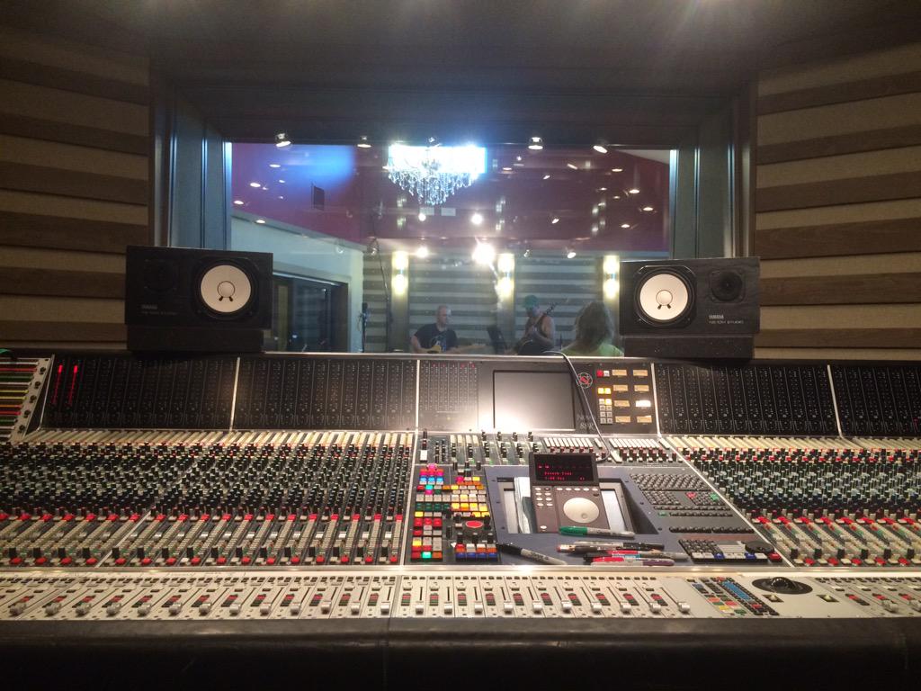 quinnbest's tweet photo. Loving the studio vibes today. http://t.co/4jXvH8uBZM