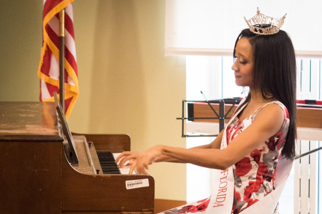 MissCentralFL's tweet photo. Enjoyed playing the Chuck Berry and Jazz request alongside my classical repertoire for the VA residents at Lake Nona! http://t.co/fWCVBPA1Ds