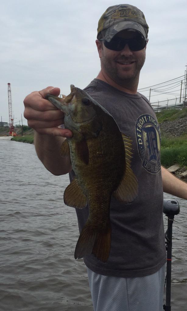 chippewa_lures's tweet photo. Few good ones caught prefishing on our jigs trailed with a @SnackDaddyLures ditch chicken.
What a lethal combo. http://t.co/WuivmLFZZ7