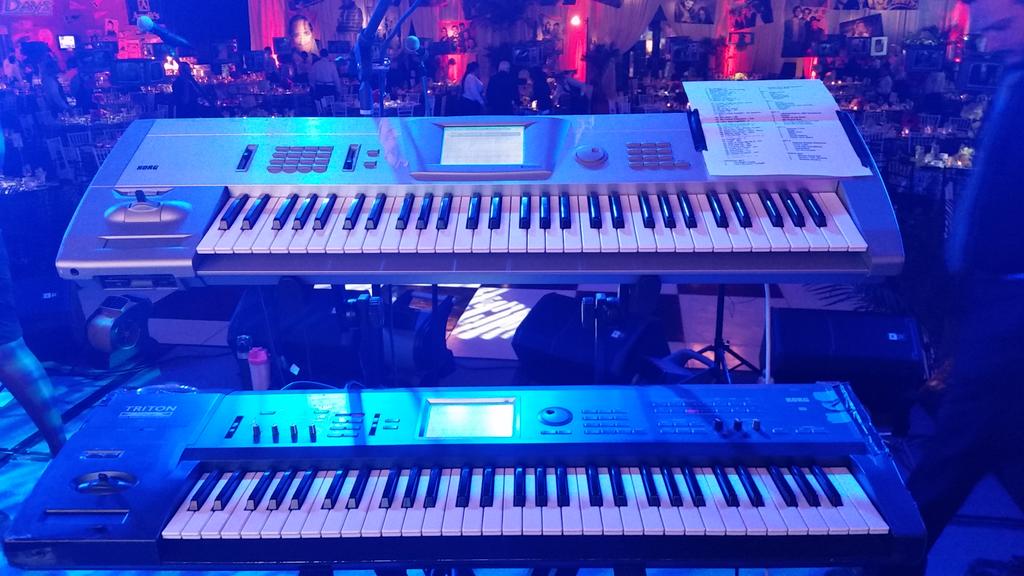 bigdoggflamusic's tweet photo. @KorgUSA @korg rockin my #korgtriton #korgtrinity on stage last night @BocaWestCC with @SFLHeatwaveBand http://t.co/l9btq9gQa3