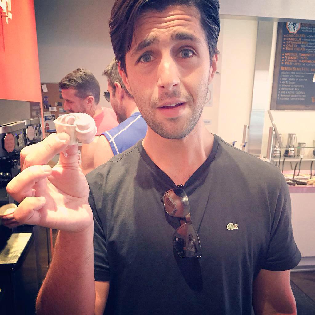 SimpsonUfuk's tweet photo. @PortableShua my favorite 💕🙈 http://t.co/0encFrCj1l