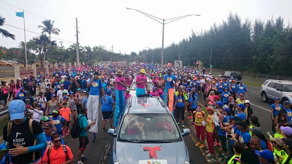 DanielRiveraTDC's tweet photo. Más que cuaquier cosa la caminata #DaVida2015 con @raymondarrieta logró unir a un pais! Míralo http://t.co/YHhFcTRkWI http://t.co/giZwExiSkV
