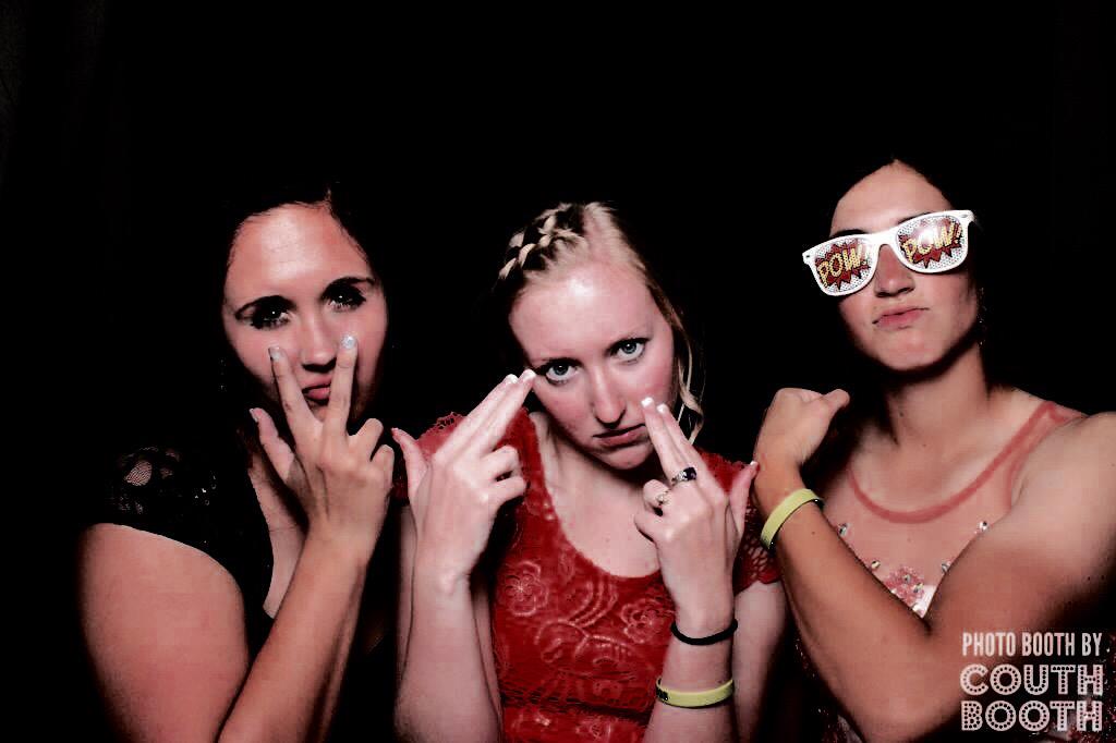 maci_willie's tweet photo. #NationalBestFriendsDay http://t.co/NBiPyxnOEF