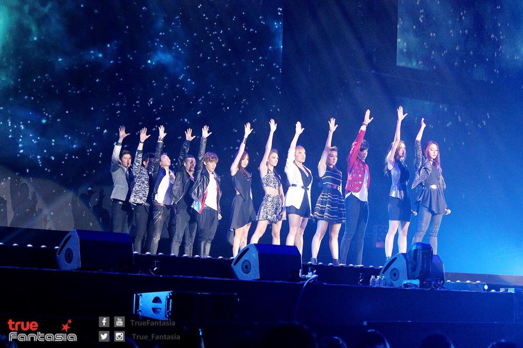 HernfahNanFC's tweet photo. ภาพจาก https://t.co/kjs9ZsvTyP @NanJiraAF10 #AFreunionconcert #nanjira #AF10 http://t.co/Zuym7Q7nsJ