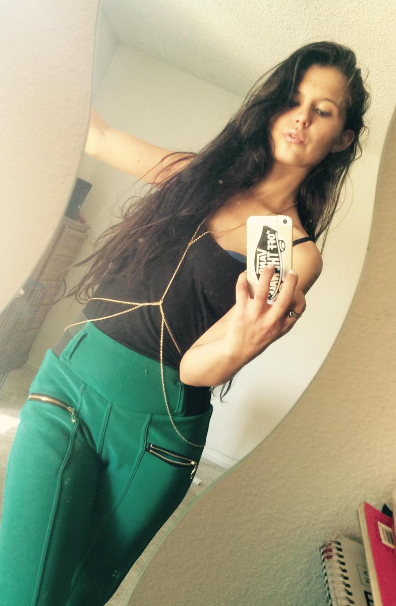 aleigh8030's tweet photo. 💋💋 http://t.co/RzBtLugAe5