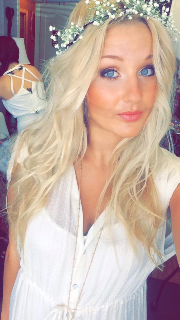 KellieNicole21's tweet photo. some more fun pics from our AMAZING shoot yesterday😍 #csseniors http://t.co/oBMG5RSOTw