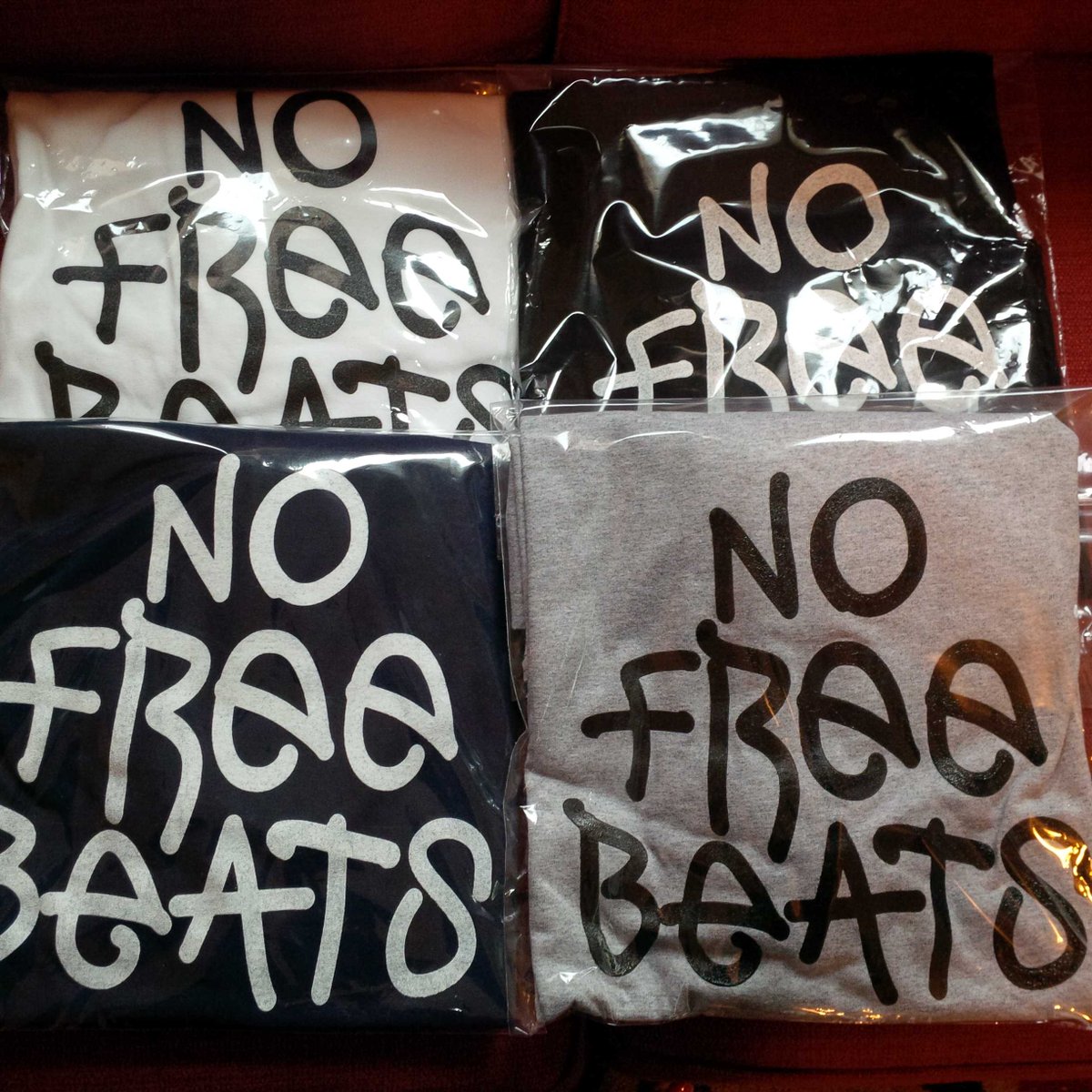 SJmanager's tweet photo. #Producers Cop your #NoFreeBeat shirts, Beat Reviews &amp; lap top stickers at ----> http://t.co/YCBClfNAgx http://t.co/erolOz0e7c