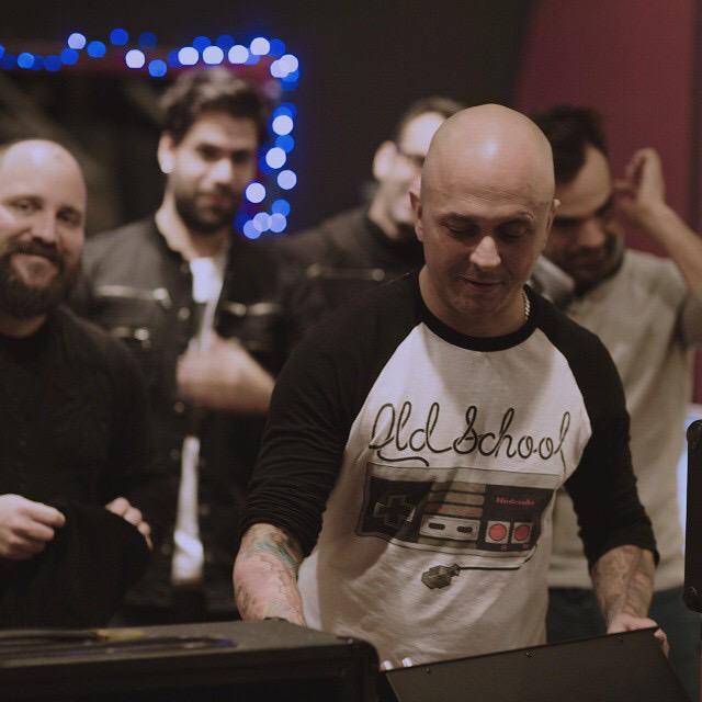 CDCrock's tweet photo. #FlashbackCDC @unenano @dariocdc @rusopav @asiercazalis #cdcnuevodisco #newyork #studio #cdcrock #music Foto @PlessTV http://t.co/ZZM10MGsW5