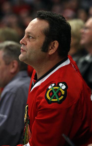 979TheLoop's tweet image. Gotta love @CMPunk and Vince Vaughn representing the @NHLBlackhawks. Best in the World and their so money baby!