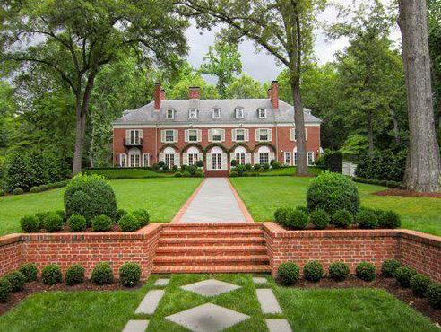 bigsouthbelle's tweet image. House goals 🏰