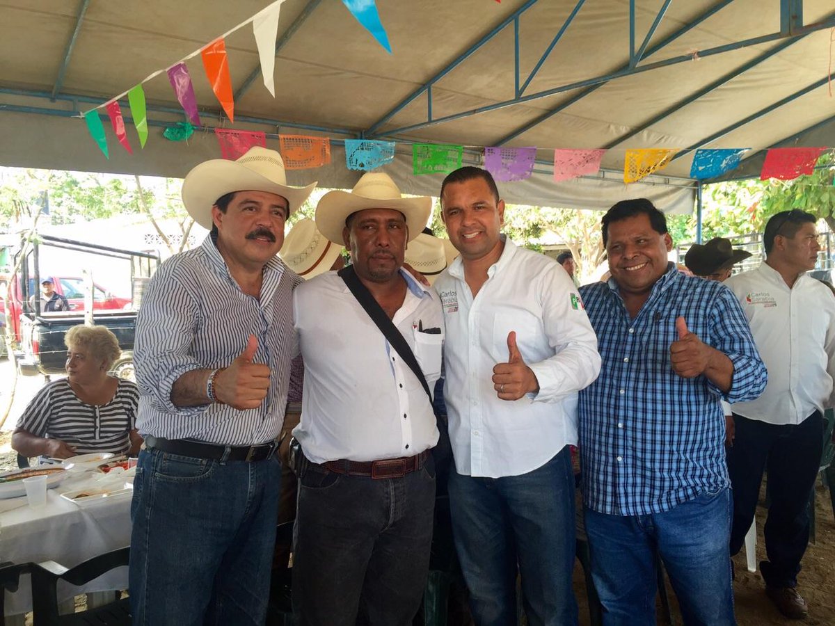 EvielPM's tweet photo. Con firmeza vamos por la grandeza de la #Costa, #TodosConElCapi @CarlosSarabiaC. #UnidosGanaMéxico @PRI_Nacional http://t.co/cNQhkICYq5