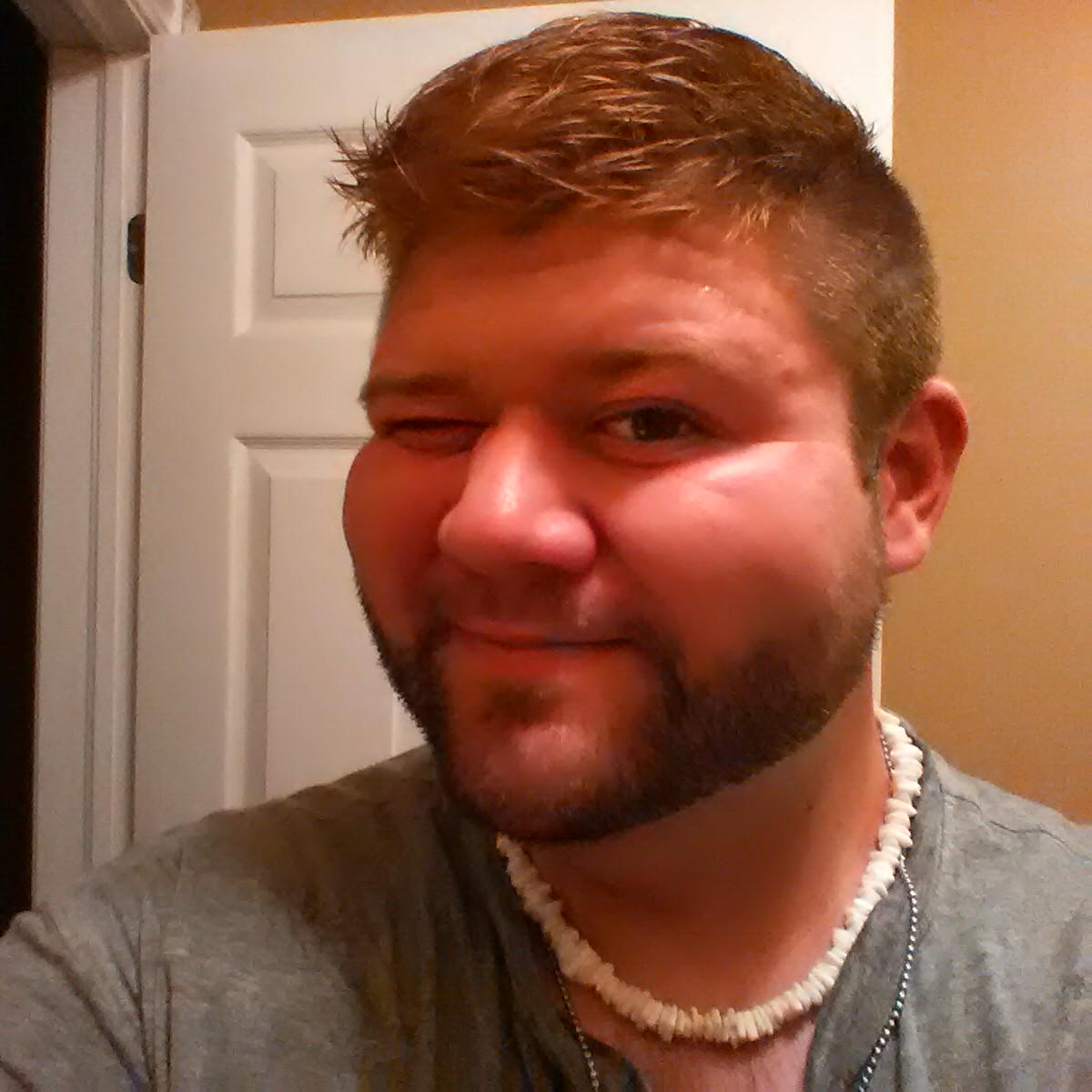 BEARea51's tweet photo. WHY DO I ATTRACT THE HEARTLESS GUYS!?!? #BearSelfies #selfie #DAATFACE #DEEMTEETH #singleAF #bfapplications #wanted http://t.co/UDE3kGw9Hk