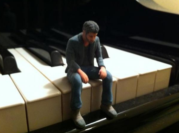 shapeways's tweet photo. An Itty Bitty Sad Keanu 3D printed in full color sandstone. Designed by neuralfirings: http://t.co/7YVgHHXEX3 http://t.co/IGtef177qt