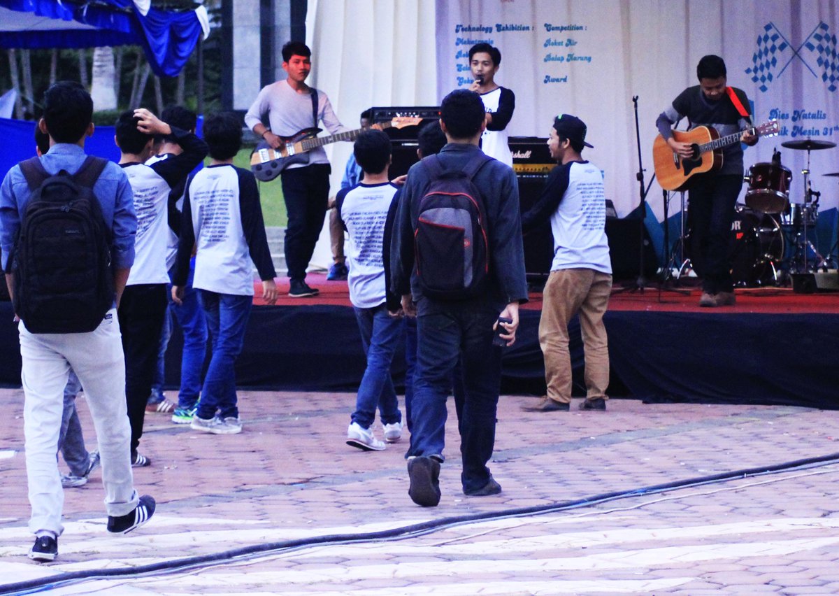 Kita waktu perfom di acara diest natalis teknik mesin umm :D