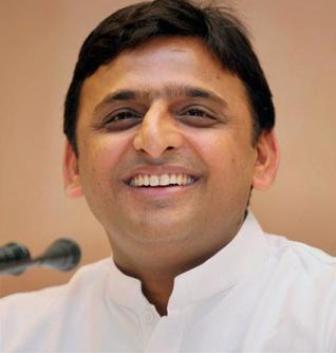 News18UP's tweet image. #CMhelp लखनऊ-बुलंदशहर की रिद्धी चौहान को सीएम अखिलेश ने दी 5लाख की  मदद,घाटक कैंसर से जूझ रही है 2साल की मासूम रिद्धी