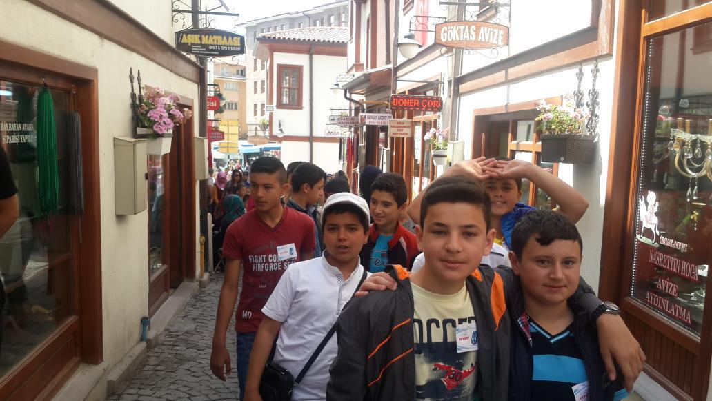 TubaKARATU's tweet photo. #şehrimizi tanıyalım programında Akyurt güzelhisar i.o.o öğrencileri hacı bayram veli Camii ziyaret etti@receptezcan http://t.co/JhCtDUT8lO