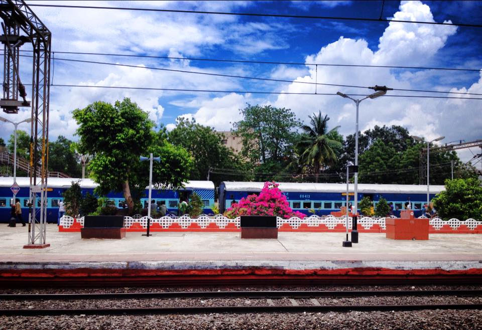SasankaAnde's tweet photo. @AndhraPradeshCM #ClickAP 
Place :Tenali Railway Station Guntur Dt
Courtesy by @SasankaAnde http://t.co/aSMJeas7ea