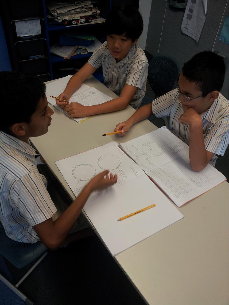 KJS_PYPX's tweet photo. #deepintodesign http://t.co/a8qOPVDRTq