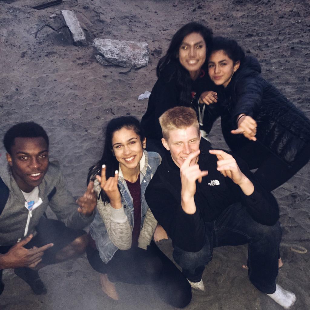 xreetsandhux's tweet photo. pt. 2 #NationalBesfriendsDay 💓#squaaadddddd @saharayabish @ilyhanners @isabellbarba @brandonsooks @_gxldensvul #ari http://t.co/pLCQgiOHJU
