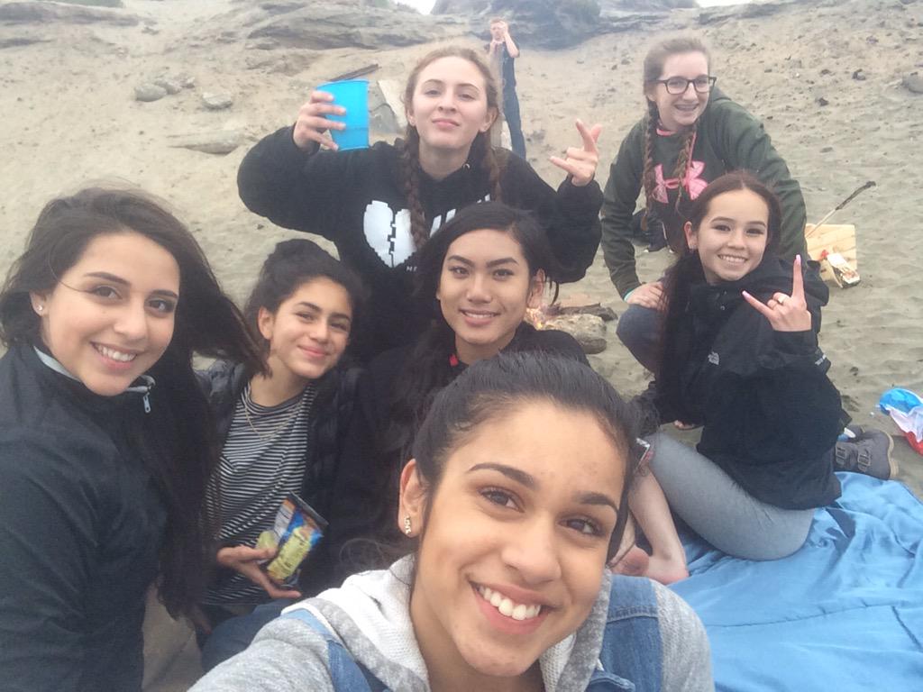 xreetsandhux's tweet photo. pt. 2 #NationalBesfriendsDay 💓#squaaadddddd @saharayabish @ilyhanners @isabellbarba @brandonsooks @_gxldensvul #ari http://t.co/pLCQgiOHJU