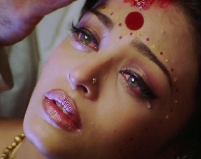 DesignIndian's tweet photo. Aishwarya Rai crying. http://t.co/suQBlKhOYw