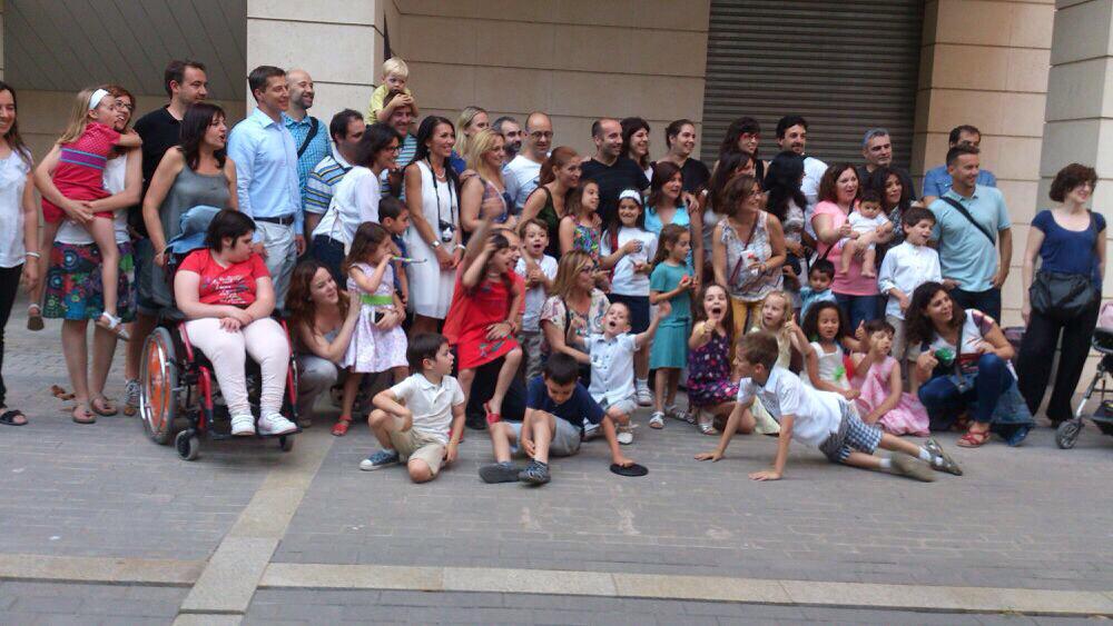 natasufe's tweet photo. Súper fiesta de graduación dels Llops @LlopsP5 @andydepauli @laia_jou @nuriamartin10 @Javier_Otero @jordi_engorjats http://t.co/jjW4pbim85