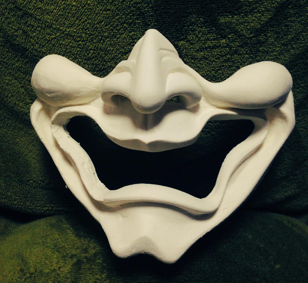 お面のかしま屋だったもの 地味に鬼の面頬を制作中 牙はこれから作成するけど 下牙が長い方が鬼っぽいかな Http T Co Kp2wrf3zq8