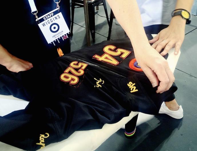 rouleur's tweet image. Three minutes and no spare.  Concentrate! The tale of Wiggo's Hour Record jacket bit.ly/1Hl06sT pic: @rapha