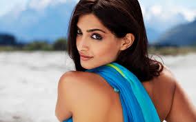 Bollywood\s fashionista Sonam Kapoor turns 30, wish her a very Happy Birthday!! 