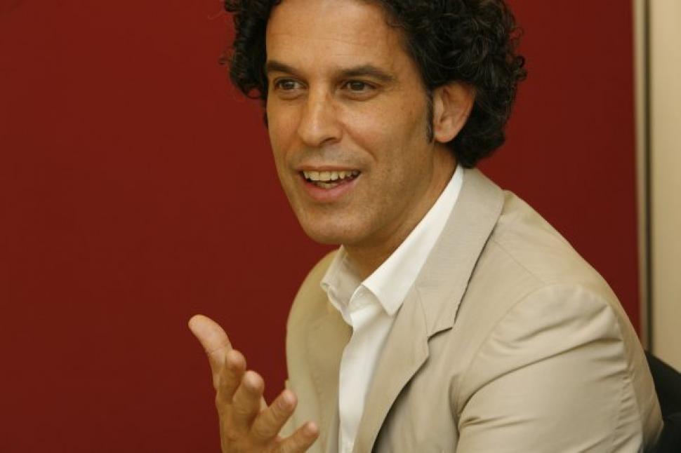 Por tu compromiso, por tu palabra, por tu sonrisa y por tu valentía. Gracias Pedro Zerolo por absolutamente todo.