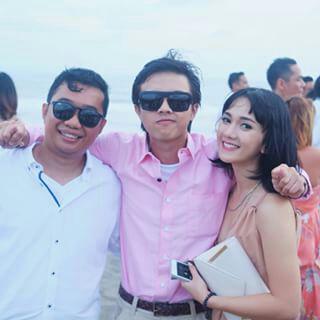 RTHJember_'s tweet photo. #CharmingPict @bismakarisma w/ @leonagustine at Wedding Ringgo and Sabai. You're so cute mbis!!! =D http://t.co/R20xZeKKyZ