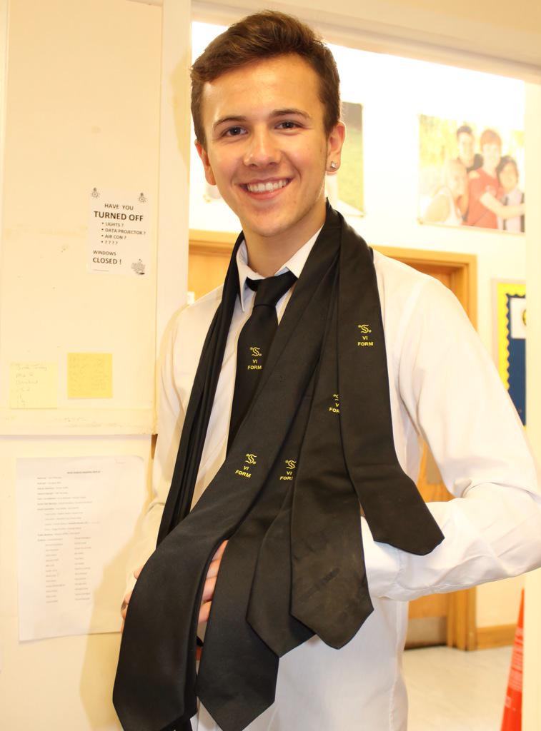 ShenfieldHigh's tweet photo. The wonderful Edd Buckley donates his extensive tie collection to the 6th form team. #alwayssmart #alwayshelpful http://t.co/qZLWSsxxzQ