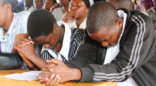 Secuestrados por el Estado Islámico 86 cristianos inmigrantes eritreos en Libia ain-es.org/fichaNoticias/… #prayforthem