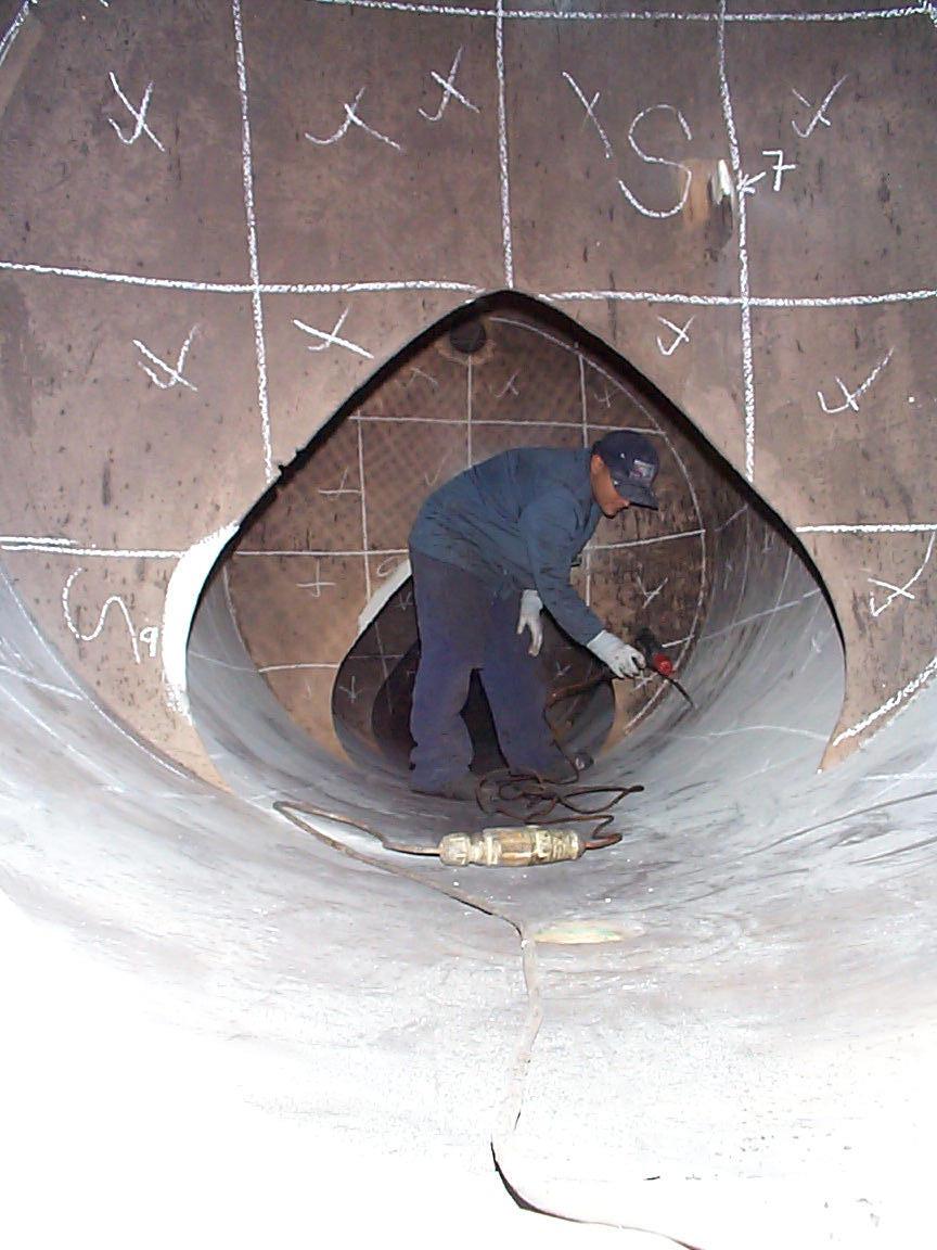 RPM_Ltd_'s tweet image. 2002 Daniel #SparkTesting a road #Tanker. #GlassFlake #Lining. #Chemical #Industry #UKMFG #Water