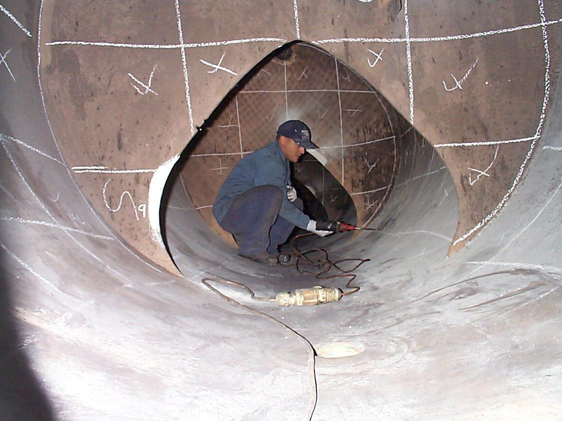 RPM_Ltd_'s tweet image. 2002 Daniel #SparkTesting a road #Tanker. #GlassFlake #Lining. #Chemical #Industry #UKMFG #Water