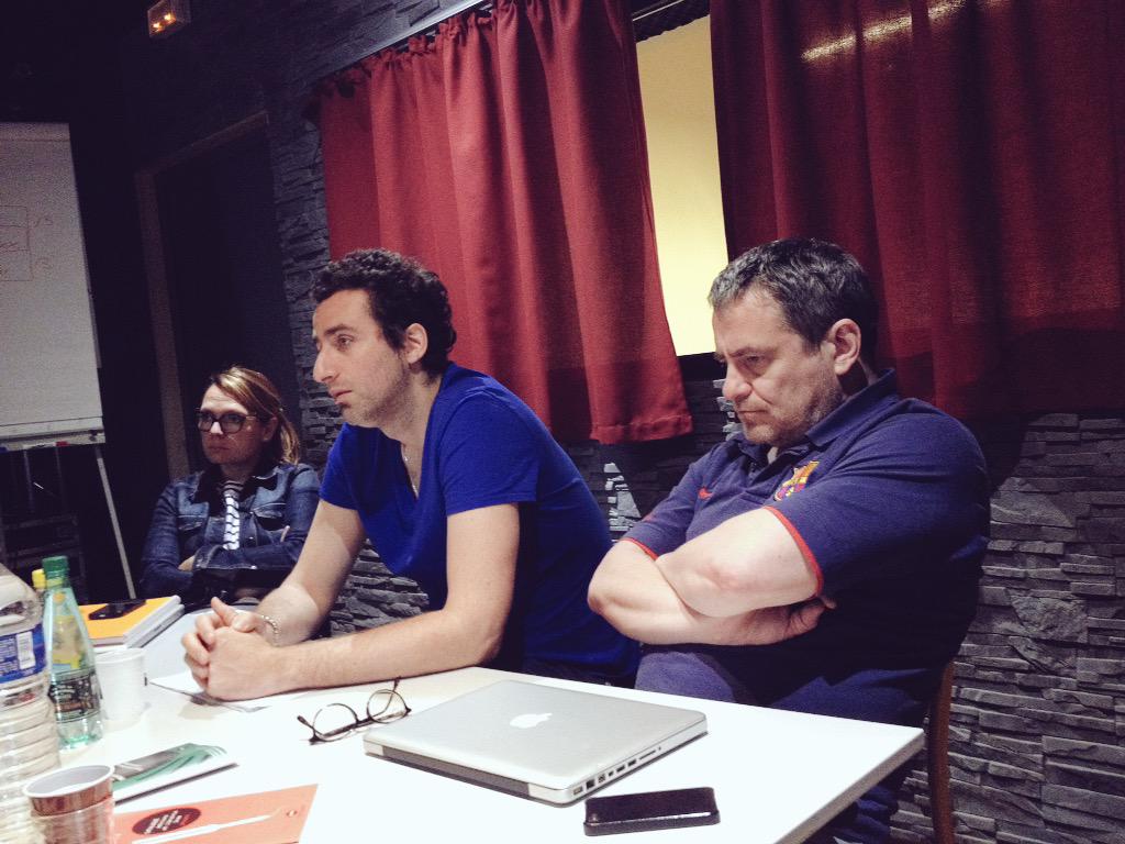 Camille_MH's tweet photo. Rencontre avec @Julien_Chirol au @studiodvarietes http://t.co/HYbHmvkwDZ