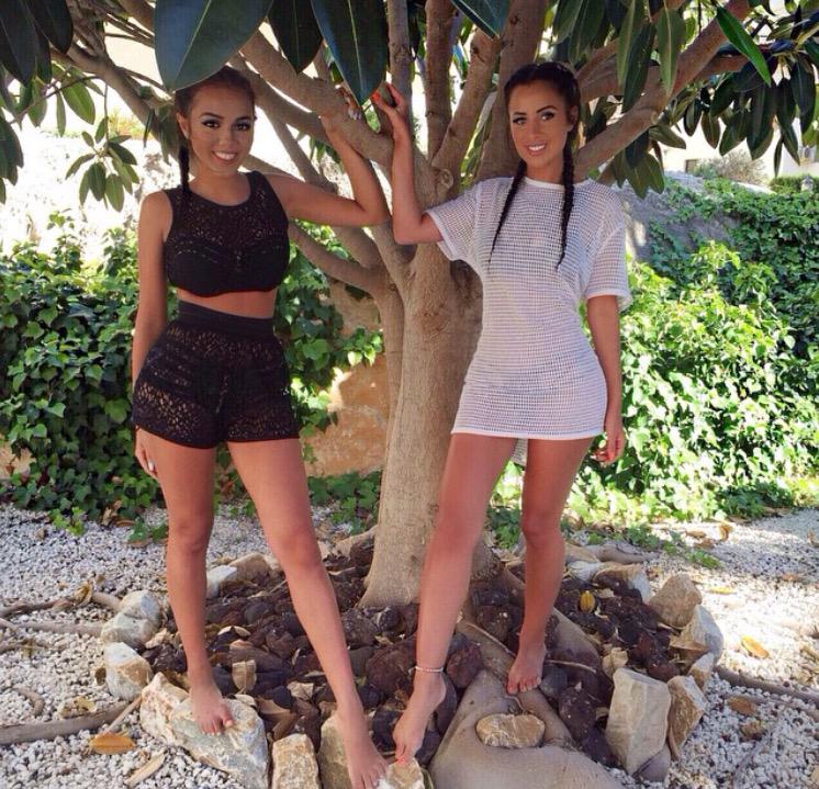 EffieAndDivia's tweet photo. 🌷🍸🌏💗 - twining it hard http://t.co/eW7kkTYlEY