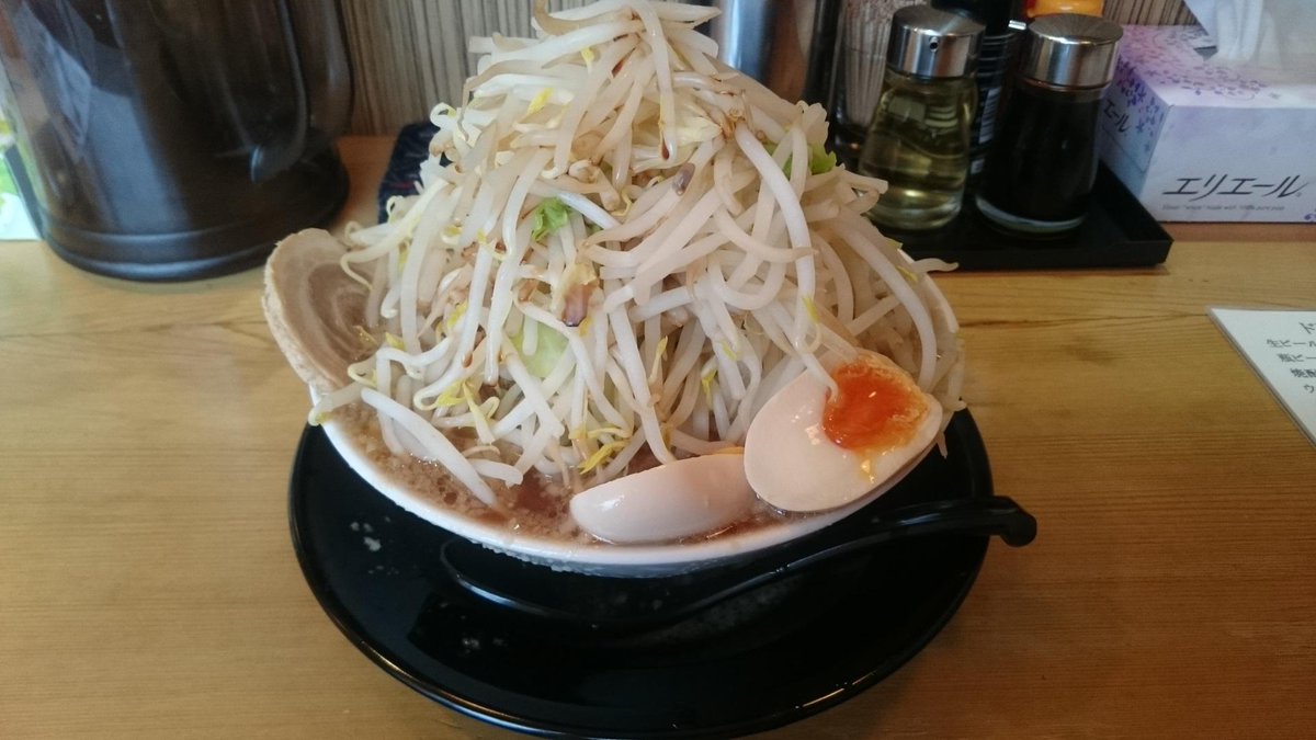 すわこすた 新店がオープンしていたので行ってみた 諏訪湖畔にできたラーメンまるなかでスタンダードのまるなかラーメン野菜大盛り 中々攻撃的なフォルムで味も結構好き 野菜ももやしだけじゃなくてキャベツがそこそこ入ってるイメージでgood Http T