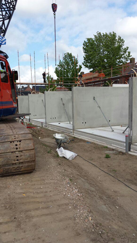 JaJoBouw's tweet photo. Start montage casco: 16 #ToPlan woningen @groeseind #Tilburg http://t.co/4Q6pBARUIy