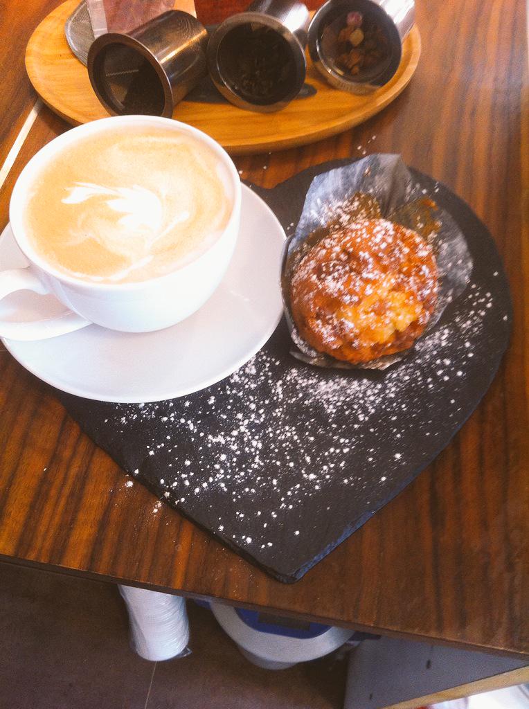 RedBrick_Coffee's tweet photo. Grab a Coffee and a Delicious Muffin today for only £3.25! #NI http://t.co/Jpvt8QTLAw