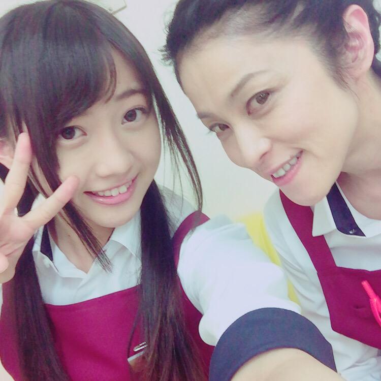 yuriaaa_peace's tweet photo. #戦う書店ガール
#最終話

22時にテレビの前集合でーす☺️

写真はお話上手でいつも楽しくして下さる濱田マリさんと鈴木ちなみさんと♡ http://t.co/yc3EsMZsHc