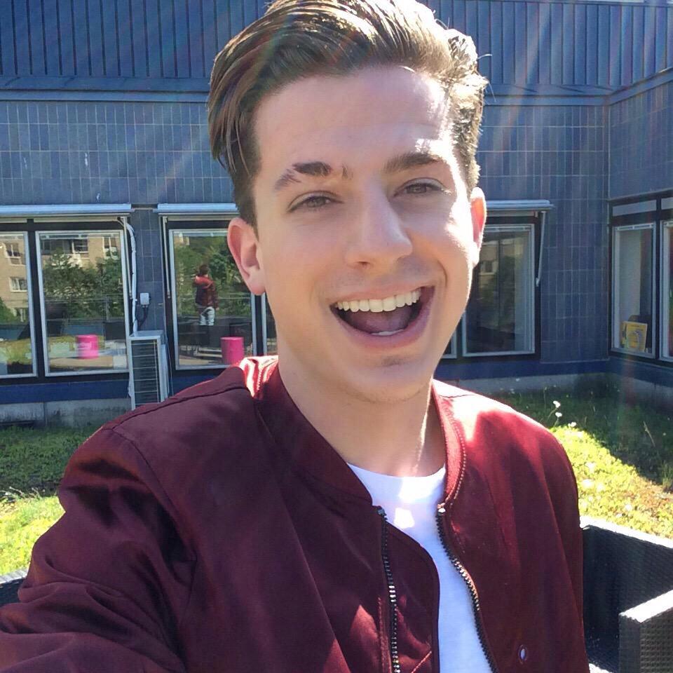 Charlie Puth Spain tweet media