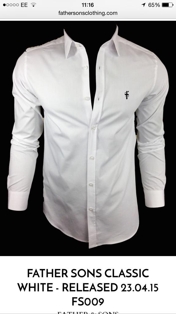 crunchychris's tweet photo. @FatherSons_ any left in medium? http://t.co/1cVxoc30Hm