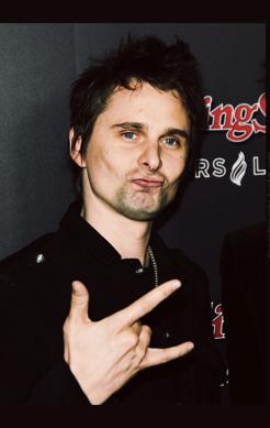 Hey c\est l\anniversaire du dieu tout puissant Matthew Bellamy ! Wesh happy birthday ma couille 