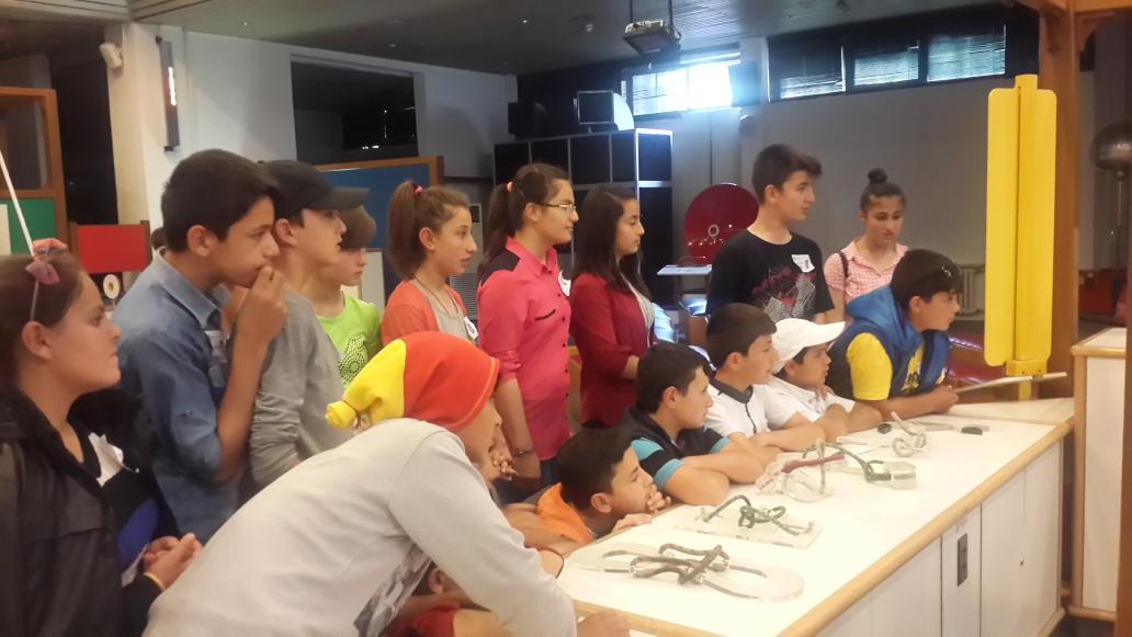 TubaKARATU's tweet photo. #şehrimizi tanıyoruz programında Akyurt güzelhisar i.o.o Altınpark Feza Gürsey bilim merkezini ziyaret ettiler http://t.co/zTZYMCtLYo