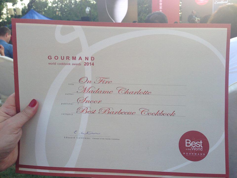 uitgeverijsnor's tweet image. ON FIRE HEEFT DE PRIJS VOOR BESTE BBQBOEK TER WERELD GEWONNEN, WE ZIJN ZO TROTS! #onfire #gourmandawards